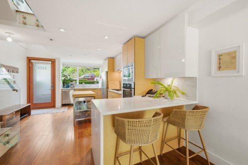 2222 Caledonia Avenue, North Vancouver, BC 