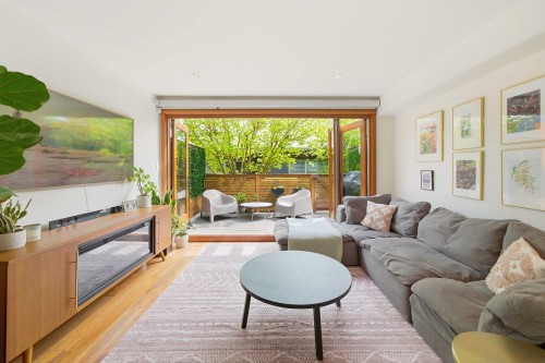 2222 Caledonia Avenue, North Vancouver, BC 