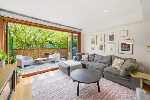 2222 Caledonia Avenue, North Vancouver, BC 