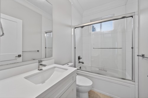 824 Chestnut Street, New Westminster, BC 