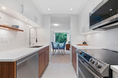 305-4101 Yew Street, Vancouver, BC 