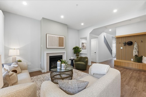 23387 Seymour Avenue, Maple Ridge, BC 