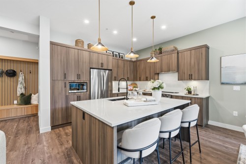 23387 Seymour Avenue, Maple Ridge, BC 