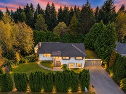 4380 Woodcrest Road West Vancouver, BC V7S 2W1