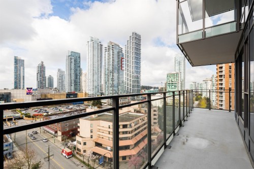 1005-4711 Hazel Street, Burnaby, BC 