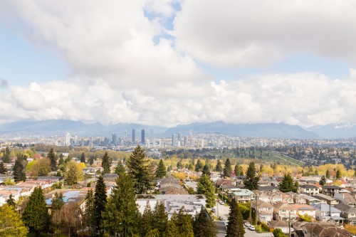 1005-4711 Hazel Street, Burnaby, BC 