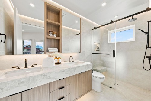 2-648 E 23Rd Avenue, Vancouver, BC 