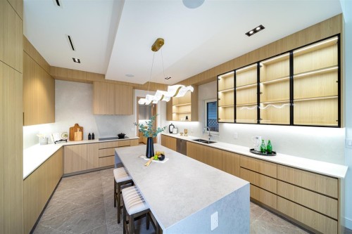 9240 Saunders Road, Richmond, BC 