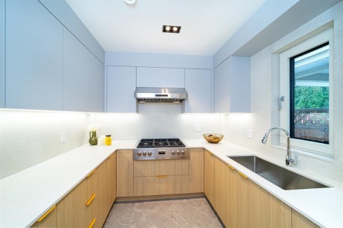 9240 Saunders Road, Richmond, BC 