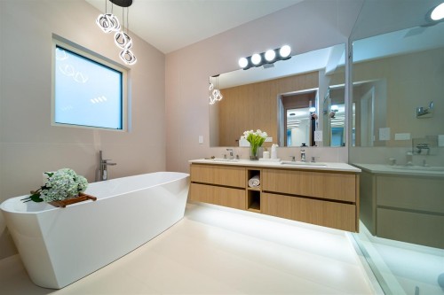 9240 Saunders Road, Richmond, BC 