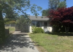 446 16th Street ENorth Vancouver, BC V7L 2T5