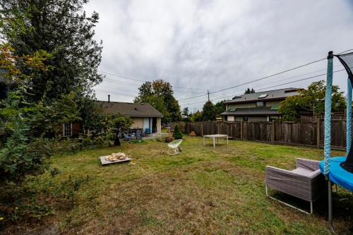 446 16Th Street E, North Vancouver, BC 