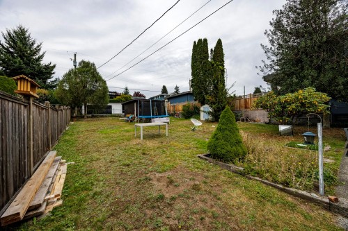 446 16Th Street E, North Vancouver, BC 