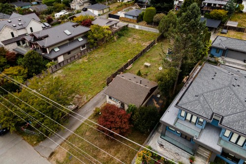 446 16Th Street E, North Vancouver, BC 