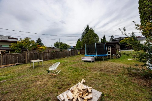 446 16Th Street E, North Vancouver, BC 