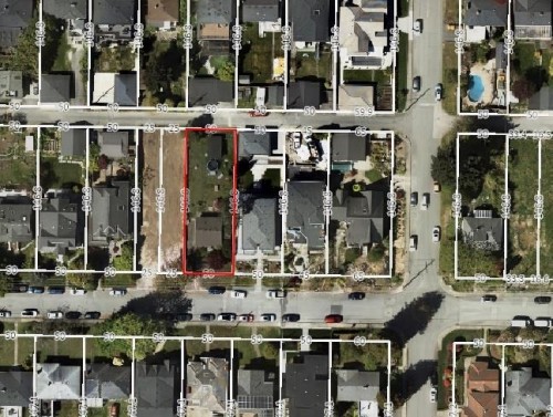 446 16Th Street E, North Vancouver, BC 
