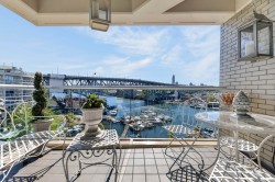 804-1600 Hornby Street Vancouver, BC V6Z 2S4