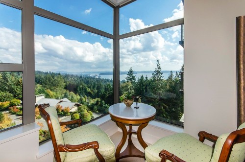 801-3335 Cypress Place, West Vancouver, BC 