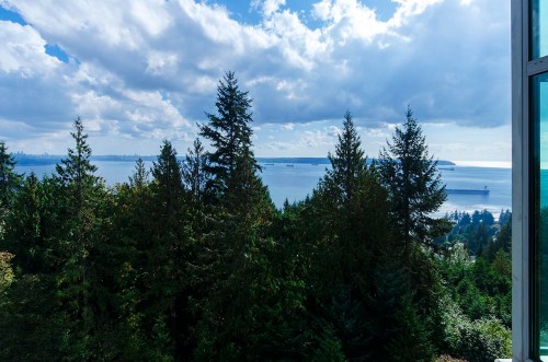 801-3335 Cypress Place, West Vancouver, BC 