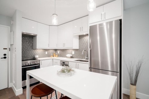208-1425 Cypress Street, Vancouver, BC 
