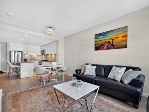 304-2663 Library Lane  North Vancouver, BC V7J 0B9