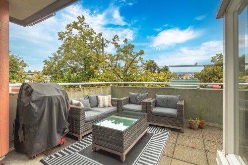 107-3280 Broadway W, Vancouver, BC 