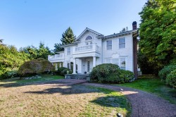 1330 Minto Crescent Vancouver, BC V6H 2J5