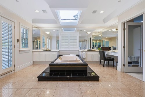 1330 Minto Crescent, Vancouver, BC 