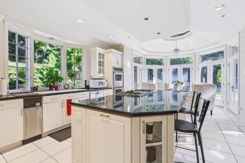 1330 Minto Crescent, Vancouver, BC 