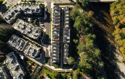 126-2050 Glenaire Drive North Vancouver, BC V7P 1Y3