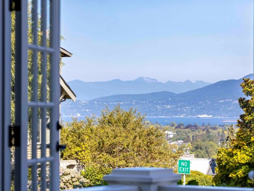 5112 Maple Street, Vancouver, BC 