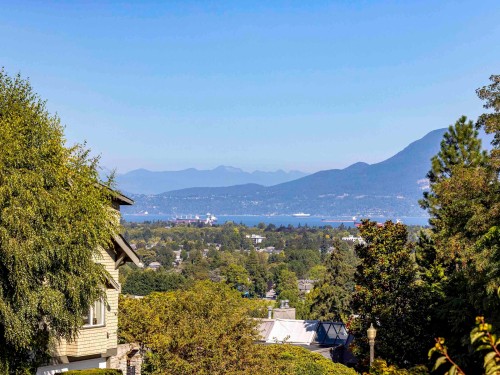 5112 Maple Street, Vancouver, BC 