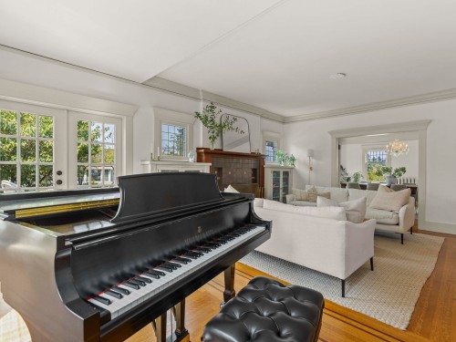 5112 Maple Street, Vancouver, BC 