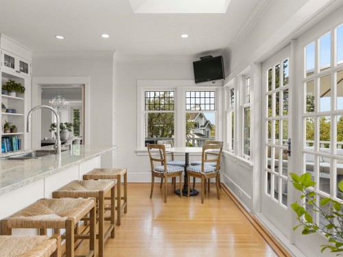 5112 Maple Street, Vancouver, BC 