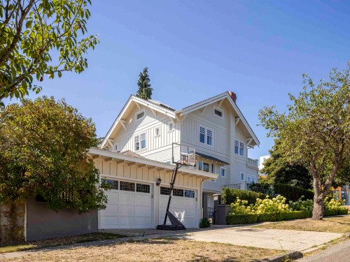 5112 Maple Street, Vancouver, BC 