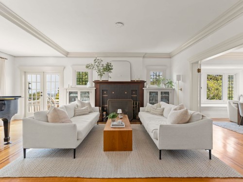 5112 Maple Street, Vancouver, BC 