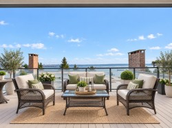 1-2206 Folkestone Way West Vancouver, BC V7S 2X7