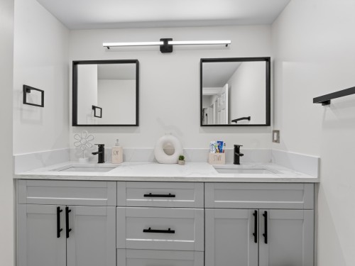 1-2206 Folkestone Way, West Vancouver, BC 