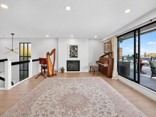 1-2206 Folkestone Way, West Vancouver, BC 