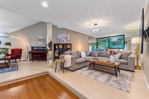 4739 Woodgreen Drive, West Vancouver, BC 
