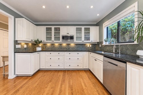 4739 Woodgreen Drive, West Vancouver, BC 