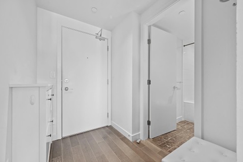 1007-7468 Lansdowne Road, Richmond, BC 