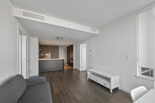 1007-7468 Lansdowne Road, Richmond, BC 