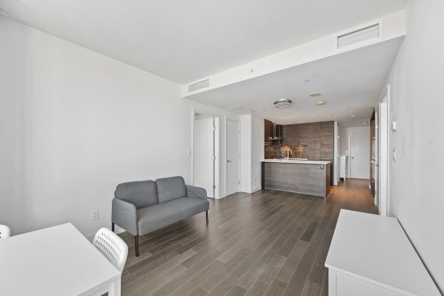 1007-7468 Lansdowne Road, Richmond, BC 