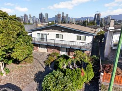 5275 Schou Street Burnaby, BC V5G 1M5