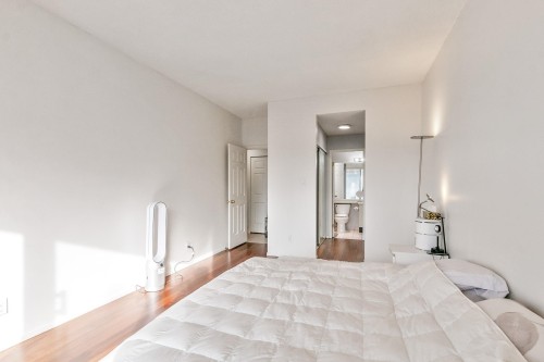 905-5885 Olive Avenue, Burnaby, BC 