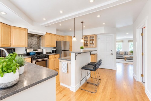 272 Osborne Road E, North Vancouver, BC 