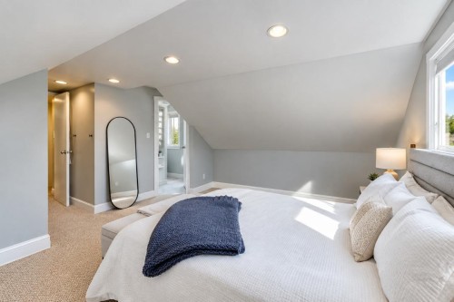 272 Osborne Road E, North Vancouver, BC 