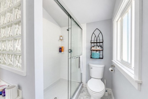 272 Osborne Road E, North Vancouver, BC 