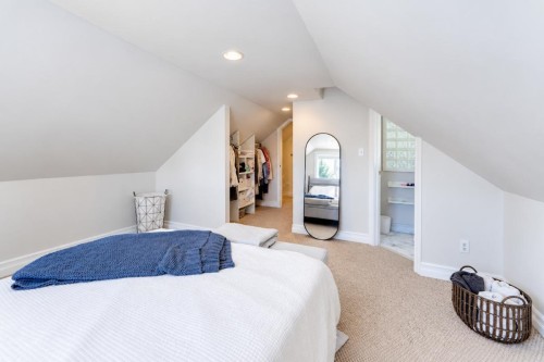 272 Osborne Road E, North Vancouver, BC 